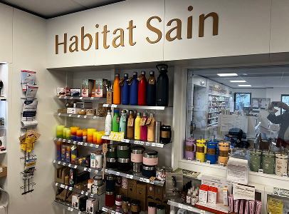 Magasin Habitat Sain vendant des bouteilles, tasses, bougies et produits écologiques à Muret en Haute-Garonne 31