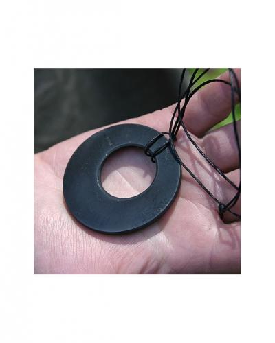 Pendentif de shungite cercle